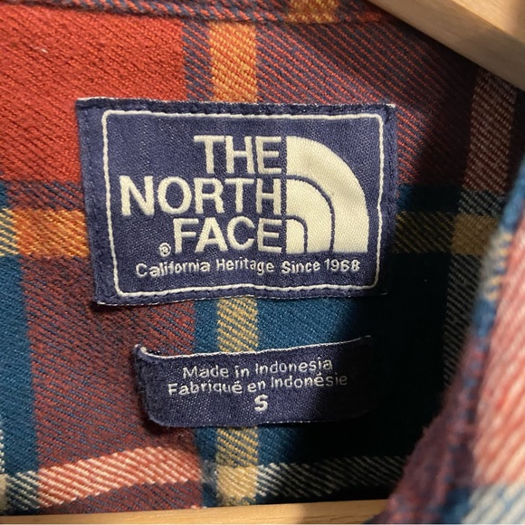 The North Face Medium Weight Long Sleeve Roll Tab Button Up Shirt Womens Small - Picture 5 of 12